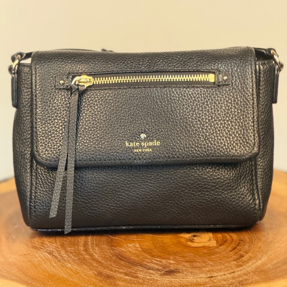 KATE SPADE Cobble Hill Ellen Black Pebbled Leather Crossbody | Gold Hardware